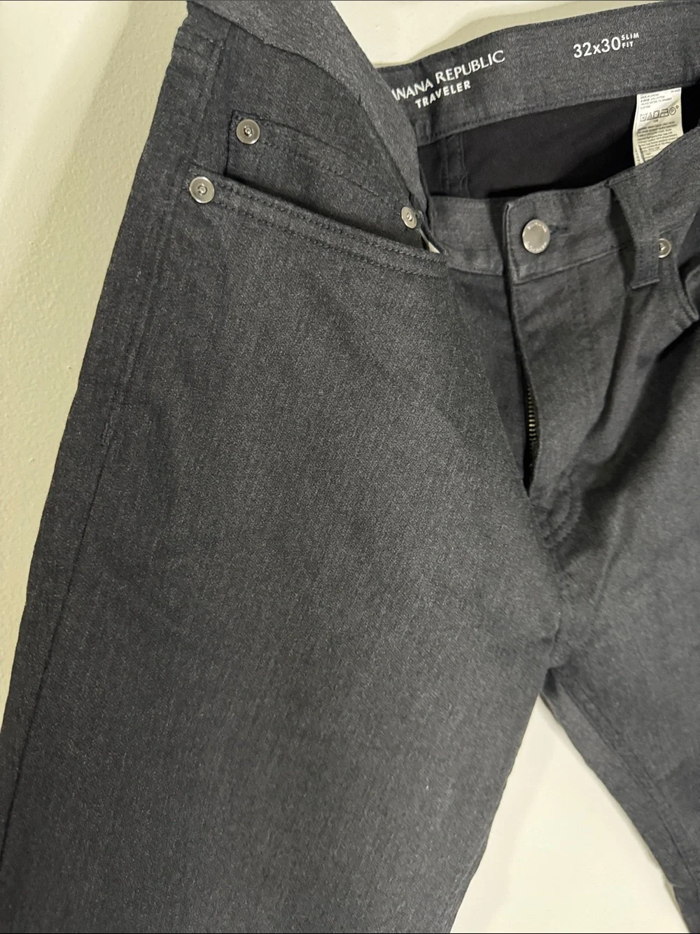 Banana Republic Men's 32x30 Dark Heather Gray Slim Traveler Pant
